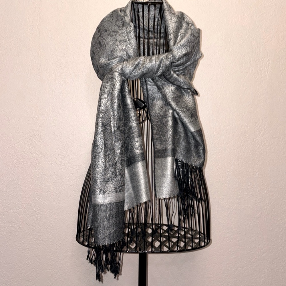 NWT PAISLEY WEAVE viscose scarf black gray